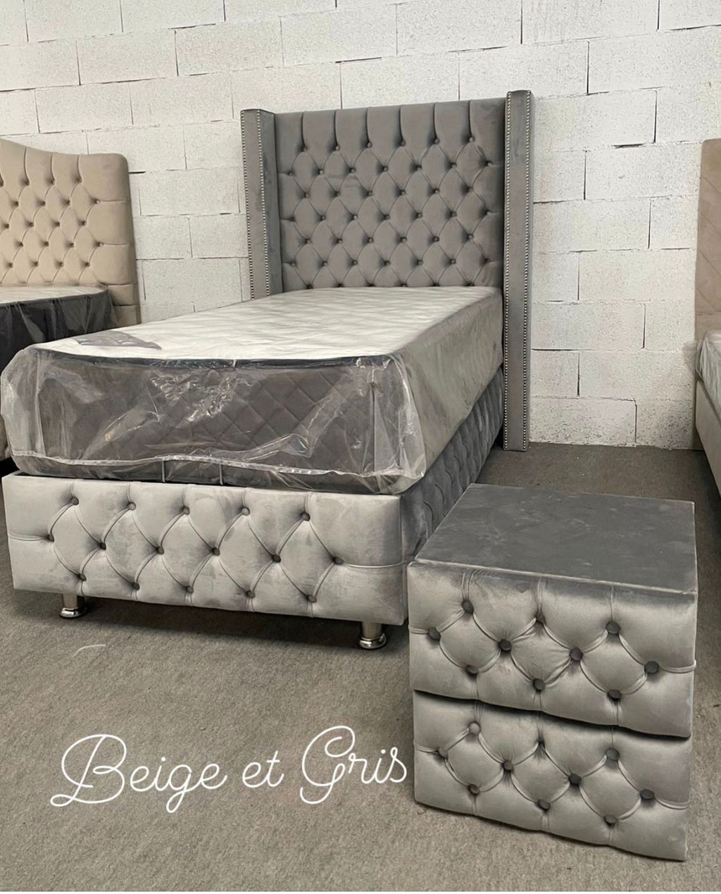 Lit Coffre Enfant CLOUTE GRIS - Velours capitonné